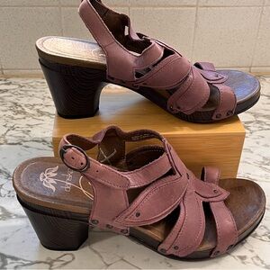 Dansko Nina Violet Full Grain Leather Strappy Sandals